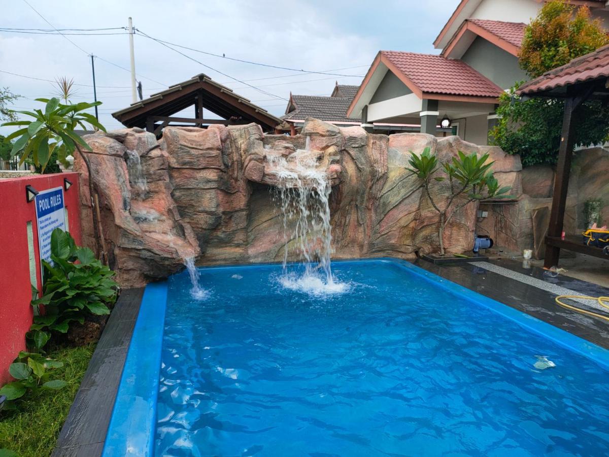 Roemahkoe Holidayhome Malacca Exterior foto