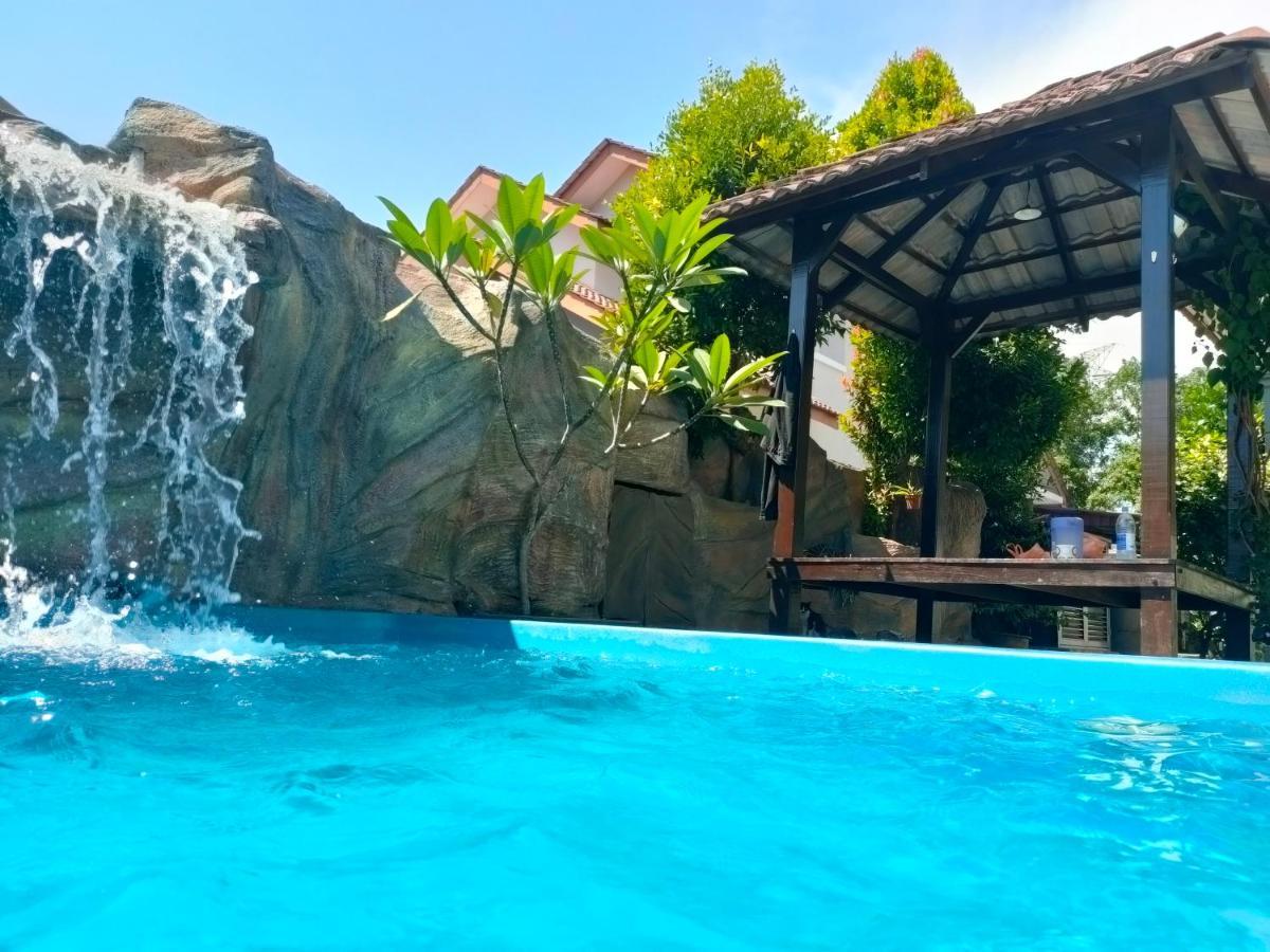 Roemahkoe Holidayhome Malacca Exterior foto