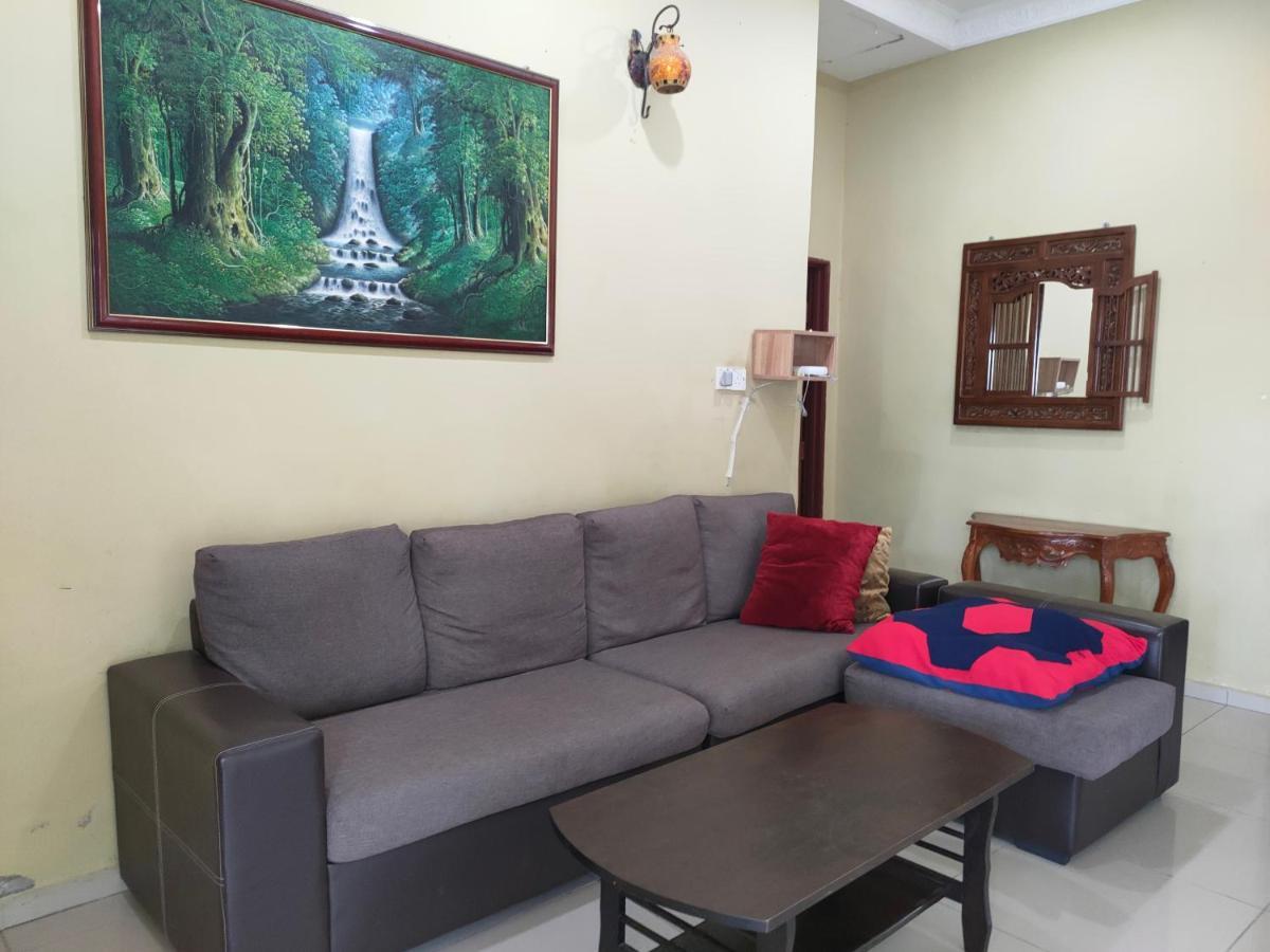 Roemahkoe Holidayhome Malacca Exterior foto